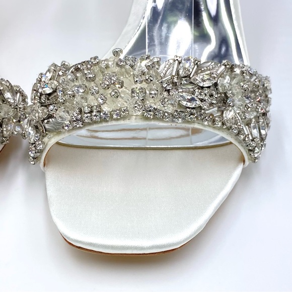 Badgley Mischka Size 10 Rider Soft White Satin‎ Jewel Dress Sandals Heels Shoes - Picture 5 of 14